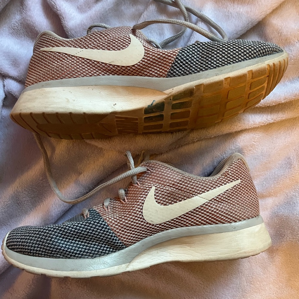 Nike Tanjun Racer Womens Running Shoes Sz 7 M Pink Blue Multi